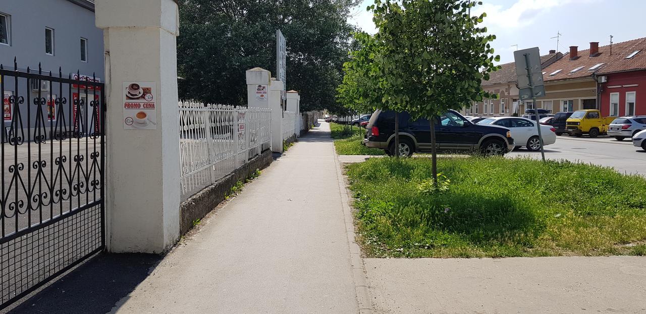 فندق Dnd-X Pančevo المظهر الخارجي الصورة